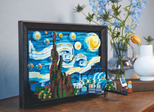 lego-starry-night-displayed-1652904882